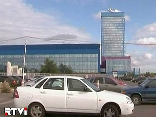 Тысячи работниц "АвтоВАЗа", выпускающего "Лады", весьма интеллигентным способом отсрочили свое увольнение: они забеременели