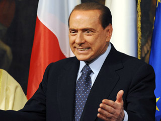 Премьер-министр Италии Сильивио Берлускони назвал "необоснованными и оскорбительными" слухи о своих связях с мафией и заверил, что всегда боролся с организованной преступностью