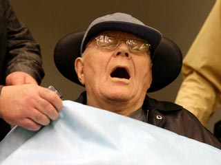 В немецком городе Мюнхен в понедельник начались слушания по делу 89-летнего Ивана (Джона) Демьянюка, обвиняемого в нацистских преступлениях