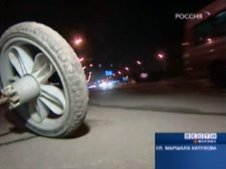 Водитель Range Rover, сбивший насмерть в понедельник в Москве женщину, шедшую по "зебре" с коляской, ранее неоднократно нарушал правила дорожного движения (ПДД)