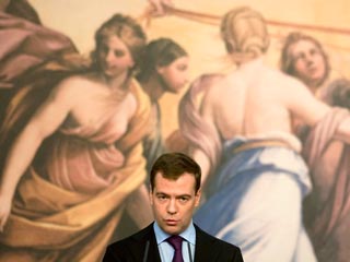 Президент России Дмитрий Медведев не исключает возможности баллотироваться на второй срок в 2012 году и не видит проблемы соперничества с премьером Владимиром Путиным