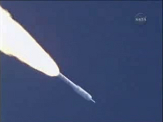 В NASA анализируют ситуацию, в результате которой не произошло нормального раскрытия двух из трех парашютов при приземлении прототипа ракеты-носителя нового поколения Ares I-X