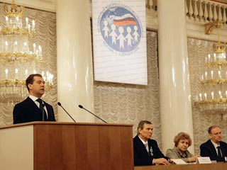 СМИ: Соотечественники по призыву Медведева в Россию не поедут  