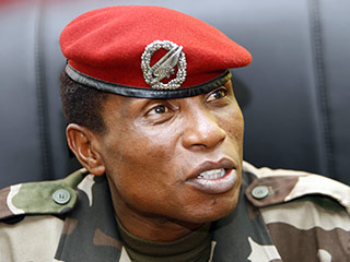 Военный диктатор Гвинеи капитан Муса Дади Камара, переживший покушение, по официальным данным, "получил легкое ранение, его жизни ничего не угрожает"
