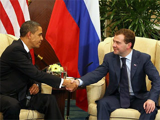 Президенты России и США выступили в пятницу с совместным заявлением по поводу договоренностей о стратегических наступательных вооружениях (СНВ)
