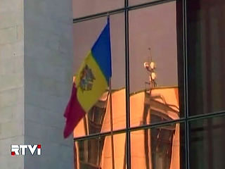 В Молдавии власти и оппозиция опять не смогли договориться о кандидатуре на пост президента страны - очередные выборы назначены в парламенте на понедельник 7 декабря