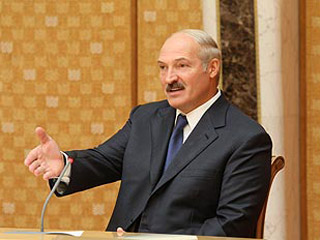 На пост министра обороны назначен бывший Госсекретарь Совета безопасности Юрий Жадобин. До этого он возглавлял Совет безопасности Белоруссии