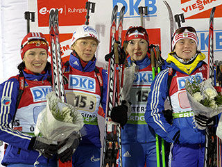 Женская сборная России по биатлону выиграла серебряные медали в эстафете 4 по 6 км на стартовом этапе Кубка мира в шведском Эстерсунде, уступив первое место команде Германии