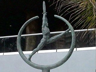 Открытие памятника работы российского скульптора Григория Потоцкого, олицетворяющего необходимость начала новой эпохи в отношениях между США и Россией, состоялось в центре Майами (штат Флорида)