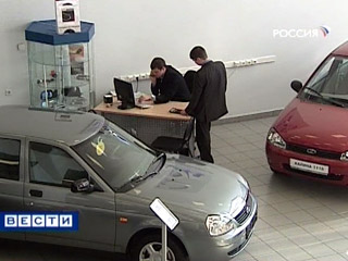 Крупнейший российский производитель легковых автомобилей "АвтоВАЗ" в ноябре установил антирекорд, продав всего 24 тысячи машин