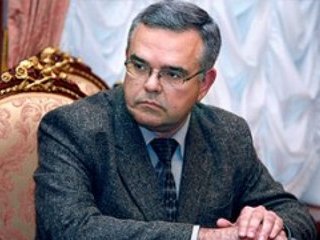 Посол России в Сухуми Семен Григорьев заявил, что Россия не отдает предпочтения кому-либо из кандидатов в президенты Абхазии