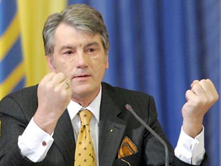 Президент Украины Виктор Ющенко пригрозил в пятницу роспуском Верховной Рады (парламента) страны, если в течение 100 дней не будет принята новая конституция страны