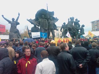 Автомобилисты России проводят по всей стране акцию протеста против транспортного налога