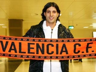 Домингес подписал контракт с "Валенсией"на три с половиной года