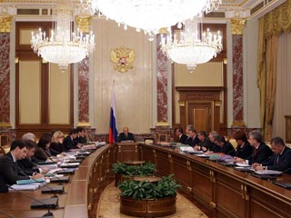 На заседании правительства в четверг премьер-министр Владимир Путин объявил о мерах борьбы с коррупцией при помощи интернета