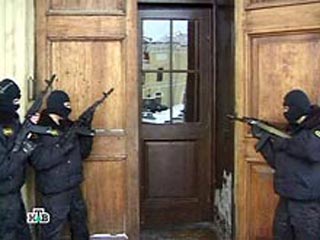 В Петербурге спецназ штурмовал офис стройфирмы, "отмывшей" 500 миллионов долларов