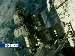 Пилотируемый корабль "Союз" с интернациональным экипажем из трех человек пристыковался к МКС в автоматическом режиме