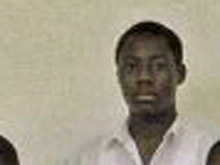 Минюст США в субботу предъявил 23-летнему гражданину Нигерии Умару Фаруку Абдулмуталлабу обвинение в попытке совершения теракта при помощи взрывчатого вещества большой разрушительной силы на борту самолета
