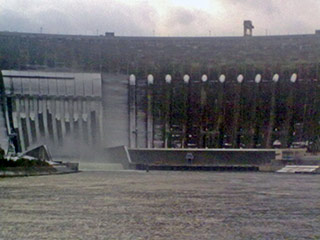 На Саяно-Шушенской ГЭС, которая восстанавливается после страшной аварии, в ходе рейда наркополицейских выявили нескольких строителей, находящихся в состоянии наркотического опьянения
