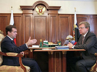 Дефицит российского бюджета по итогам 2009 года составит 6,3-6,4% ВВП, доложил президенту Дмитрию Медведеву вице-премьер и министр финансов Алексей Кудрин