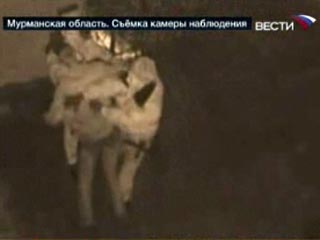 Российских милиционеров в очередной раз уличили в избиении задержанного. В Сеть попал видеоролик, на котором сотрудники УВД города Апатиты Мурманской области зверски избивают задержанного мужчину