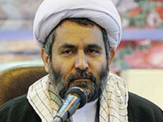 Хоссейн Таеб входил в ближний круг охраны духовного лидера, который насчитывает 200 человек. Он возглавлял личную разведку Хаменеи, которая регулярно подслушивала разговоры высокопоставленных иранских чиновников и клерикалов