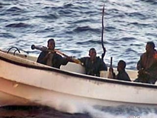 Сомалийские пираты, в плену у которых более двух месяцев находятся 23 россиянина - члены экипажа тунцелова Thai Union-3 прекратили выходить на связь