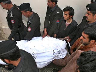 Мощный взрыв прогремел в среду утром в военном городке близ города Равалкот на контролируемой Пакистаном части Кашмира, погибло три человека