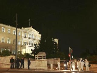 Взрыв на главной площади Афин - власти назвали его нападением на демократию
