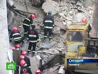Под завалами рухнувшего в Тбилиси здания найдено тело еще одного рабочего