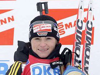 Немка Андреа Хенкель стала победительницей первого масс-старта в сезоне на четвертом этапе Кубка мира в родном Оберхофе