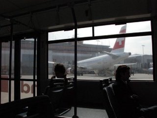 Все пассажирские самолеты, отправление которых из Женевы в Москву было отложено из-за серьезных перебоев в работе местного аэропорта, вылетели в российскую столицу