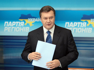 Кандидат в президенты Украины, лидер оппозиционной Партии регионов Виктор Янукович призвал заменить дорогой российский газ углем, и больше добывать собственного газа