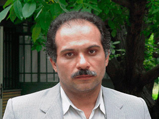 Один из ведущих иранских специалистов по ядерной физике Масуд Али Мохаммади погиб во вторник в результате теракта возле его дома в Тегеране