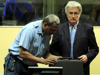 Международный уголовный трибунал для бывшей Югославии разрешил бывшему президенту боснийской Сербской Республики Радовану Караджичу обжаловать постановление о назначении ему адвоката, несмотря на то, что раньше ему это запрещалось