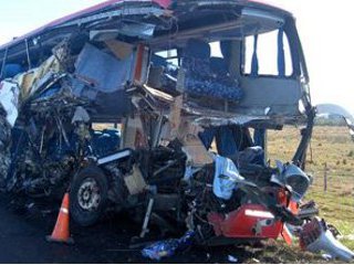 В Аргентине в результате лобового столкновения пассажирского автобуса с грузовиком погибли девять человек, ранены свыше 30