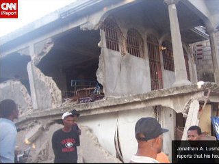 Гражданин Канады, находящийся под завалами в разрушенной мощными землетрясениями Гаити, сумел послать SMS с просьбой о помощи своему правительству в Оттаву