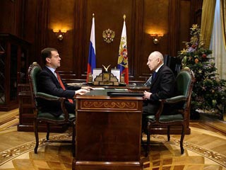Президент России Дмитрий Медведев в понедельник встретился с президентом Дагестана Муху Алиевым