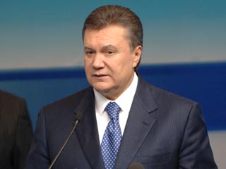 Янукович хочет ввести визовый режим с Грузией после появления в Донецке "наблюдателей"