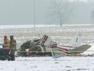 Легкомоторный самолет разбился в американском штате Мичиган, пилот и пассажирка погибли