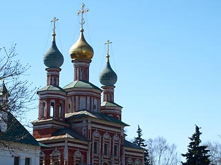 Кремль планирует вернуть православной церкви часть недвижимости и ценностей, отнятых в советское время, пишет немецкая газета Die Welt