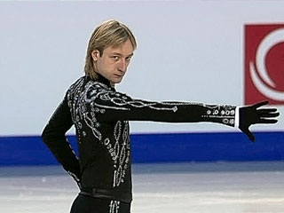 Россиянин Евгений Плющенко завоевал золотую медаль на чемпионате Европы по фигурному катанию в столице Эстонии