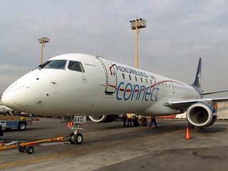Пассажирский самолет мексиканской авиакомпании Aeromexico с 90 пассажирами на борту в четверг выехал за пределы посадочной полосы после приземления в аэропорту города Тихуана (север Мексики). В результате инцидента никто не пострадал