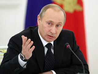 Путин, выступивший в пятницу на заседании госсовета с защитой созданной им системы, появился на заседании неожиданно