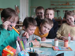 Граждане РФ стали чаще иностранцев усыновлять российских детей