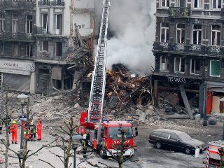 Число жертв обрушения пятиэтажного дома в историческом центре Льежа (юг Бельгии) достигло девяти человек