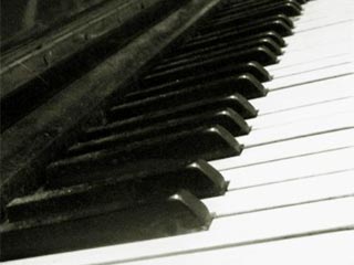 Польский пианист Ромуальд Коперский установил новый рекорд по длительности игры на музыкальном инструменте - 101 час 8 минут и 3 секунды