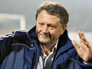 Исполком Федерации футбола Украины на своем заседании в понедельник отстранил Виталия Данилова от выполнения обязанностей президента местной премьер-лиги