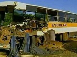 Трагедия в Сан-Паулу произошла всего через сутки после того, как в центральном бразильском штате Гояс 12 человек погибли и 25 получили ранения в результате лобового столкновения грузовика и школьного автобуса