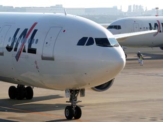 Утром в среду в токийском аэропорту Ханэда совершил аварийную посадку Boeing-737